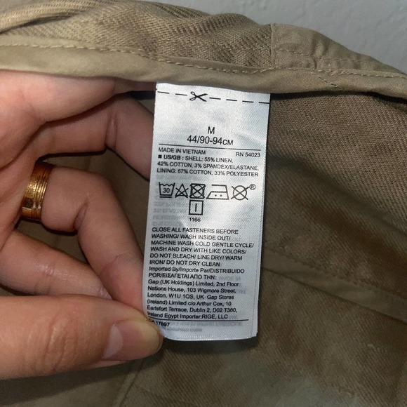 Banana Republic Beige Trench Coat - Spring/Fall Style - Picture 5 of 5